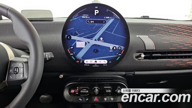 MINI Cooper Electric (IV) JCW 2025 — фото 18