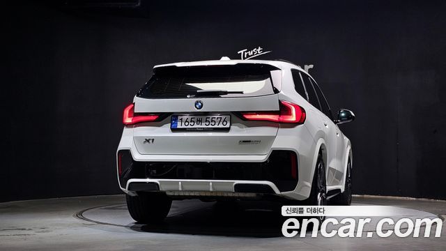 BMW X1 (U11) xDrive 20i M Sport 2024 — фото 4