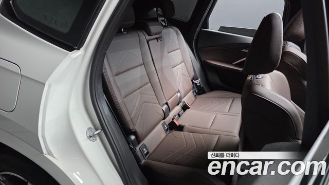BMW X1 (U11) xDrive 20i M Sport 2024 — фото 11