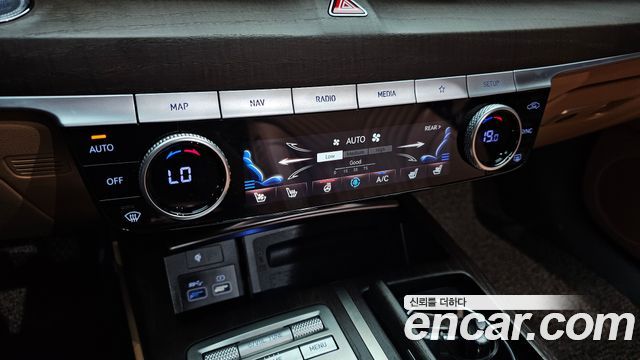 Genesis G80 (RG3) Gasoline 2.5 Turbo AWD 2024 — фото 28