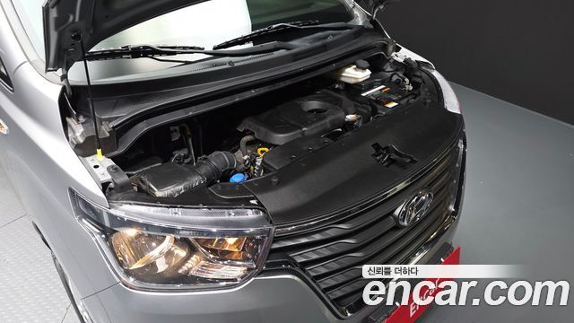 Hyundai Grand Starex Van 3-Seater Smart 2021 — фото 6