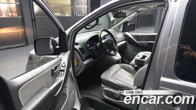 Hyundai Grand Starex Van 3-Seater Smart 2021 — фото 10