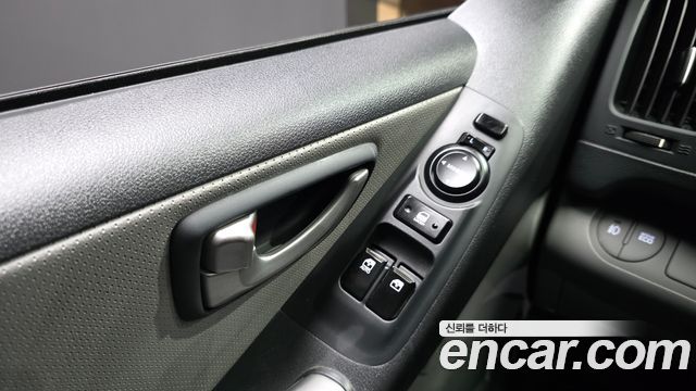 Hyundai Grand Starex Van 3-Seater Smart 2021 — фото 17