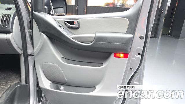 Hyundai Grand Starex Van 3-Seater Smart 2021 — фото 24