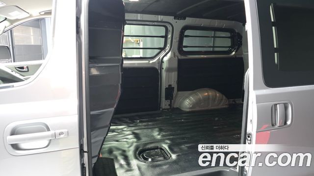 Hyundai Grand Starex Van 3-Seater Smart 2021 — фото 26