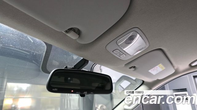 Hyundai Grand Starex Van 3-Seater Smart 2021 — фото 27