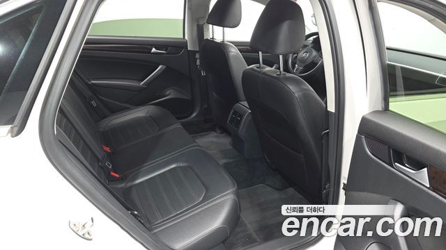 Volkswagen Passat 1.8 TSI B7 2015 — фото 12