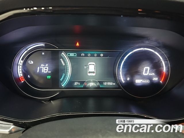 Kia Niro Plus Air 2023 — фото 6