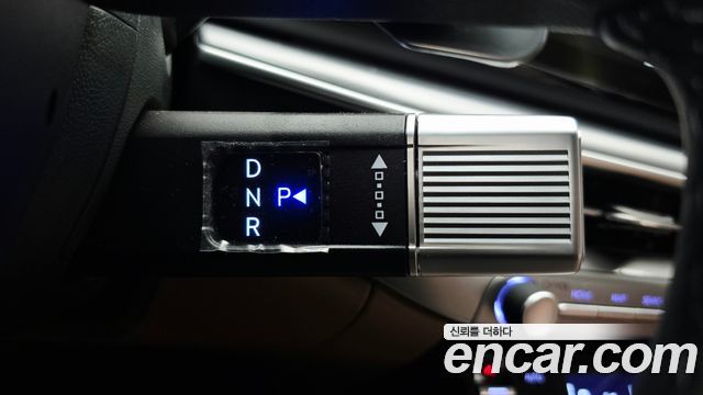 Hyundai Grandeur (GN7) 2,5 Gasoline 2WD Exclusive 2023 — фото 9