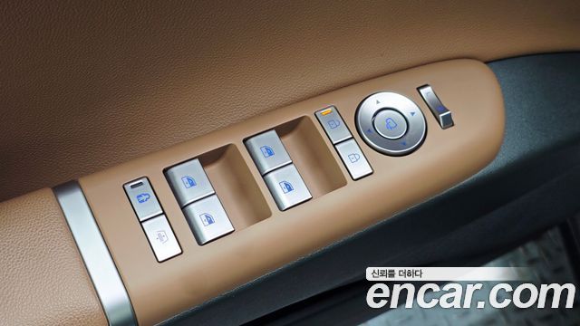 Hyundai Grandeur (GN7) 2,5 Gasoline 2WD Exclusive 2023 — фото 15