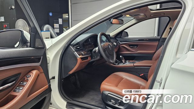 BMW 5 Series (F10) 520d xDrive 2014 — фото 10