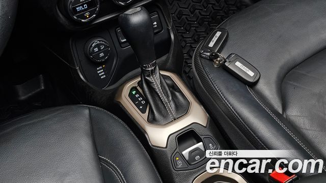 Jeep Renegade 2.0 Diesel Limited AWD 2017 — фото 9