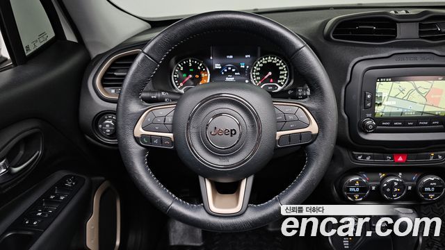 Jeep Renegade 2.0 Diesel Limited AWD 2017 — фото 13