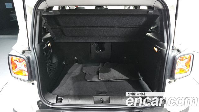 Jeep Renegade 2.0 Diesel Limited AWD 2017 — фото 32