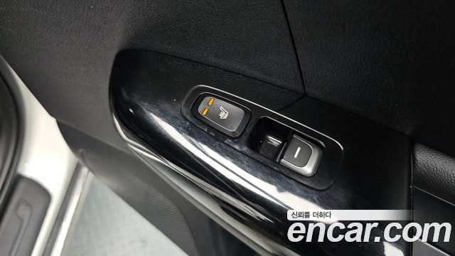 Kia Sportage The Bold Diesel 1.6 2WD Signature 2022 — фото 18