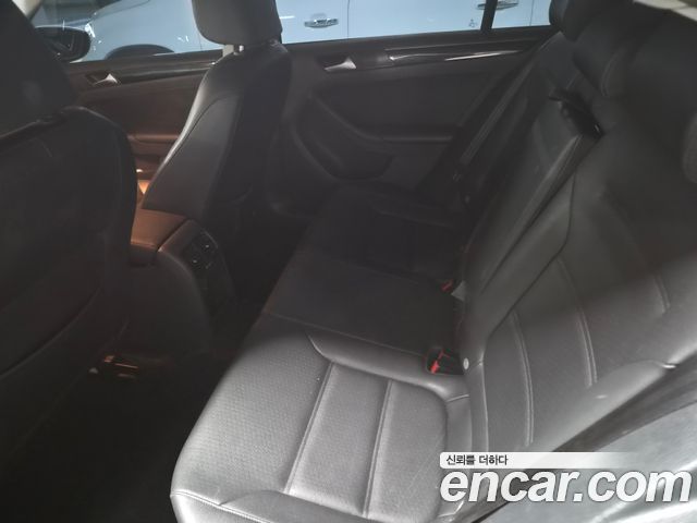 Volkswagen Jetta 2.0 TDI BlueMotion Premium 6th
