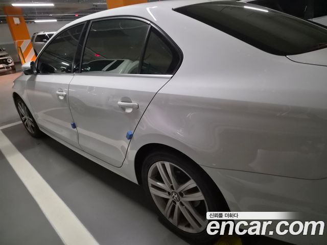 Volkswagen Jetta 2.0 TDI BlueMotion Premium 6th 2015 — фото 2