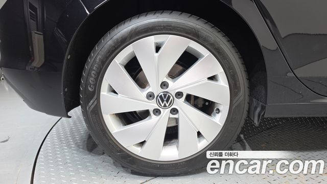 Volkswagen Golf (VIII) 2.0 TDI Premium 2022 — фото 5