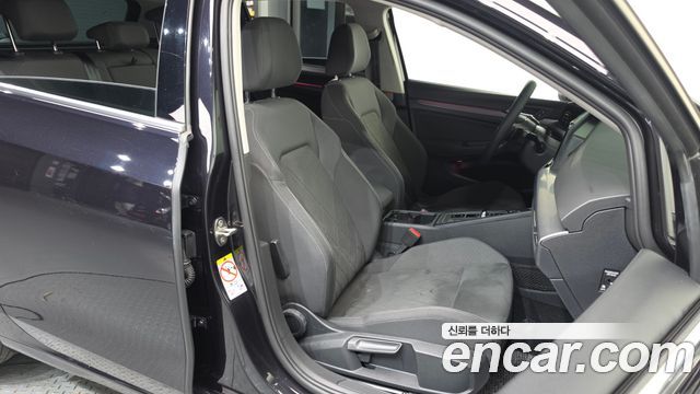 Volkswagen Golf (VIII) 2.0 TDI Premium 2022 — фото 12