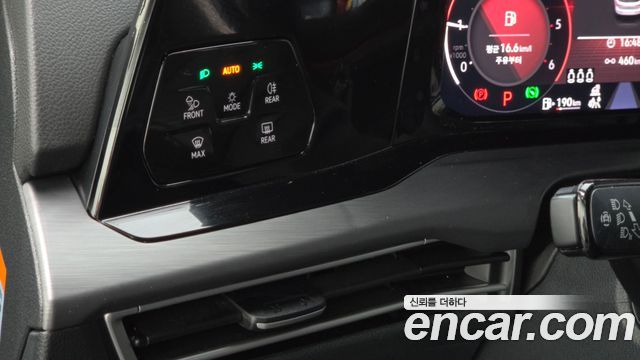 Volkswagen Golf (VIII) 2.0 TDI Premium 2022 — фото 16