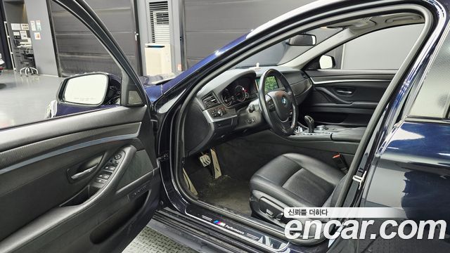 BMW 5 Series (F10) 530d xDrive M Aero Dynamic 2016 — фото 10