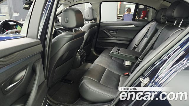 BMW 5 Series (F10) 530d xDrive M Aero Dynamic 2016 — фото 15