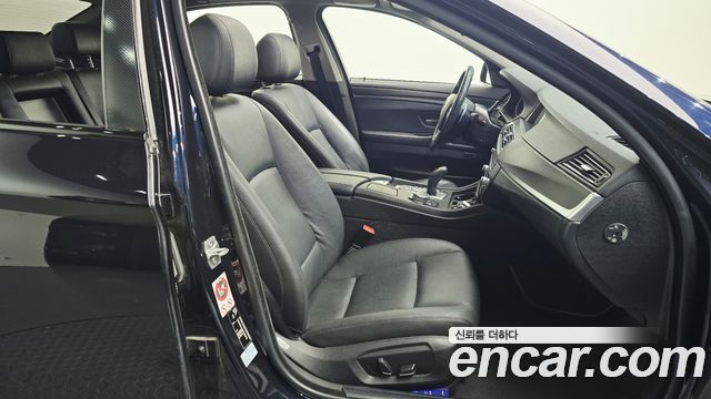 BMW 5 Series (F10) 530d xDrive M Aero Dynamic 2016 — фото 16