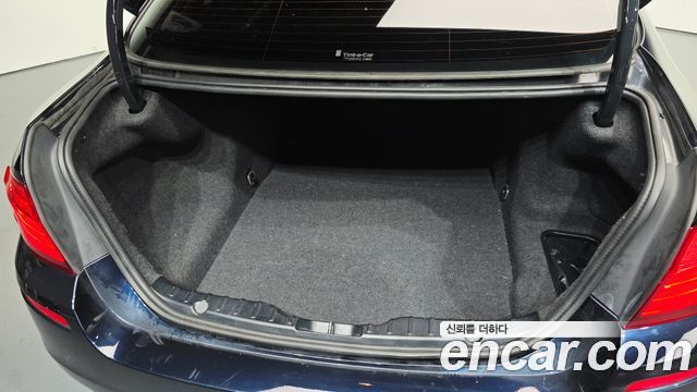 BMW 5 Series (F10) 530d xDrive M Aero Dynamic 2016 — фото 23