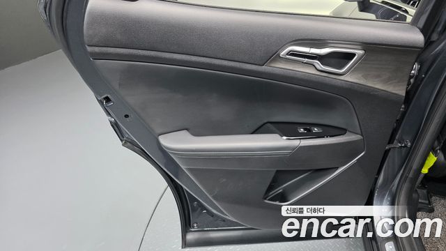 Kia Sportage Hybrid (V) 30Th Edition 2WD 2024 — фото 25