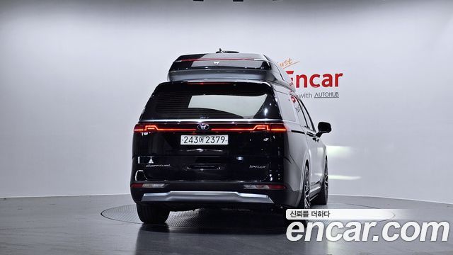 Kia Carnival (IV) Gasoline 4-Seater Hi-Limousine (Special) 2021 — фото 4