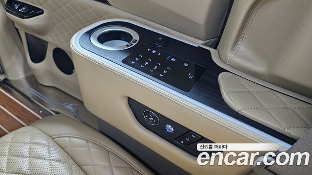 Kia Carnival (IV) Gasoline 4-Seater Hi-Limousine (Special) 2021 — фото 20