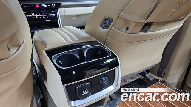 Kia Carnival (IV) Gasoline 4-Seater Hi-Limousine (Special) 2021 — фото 31