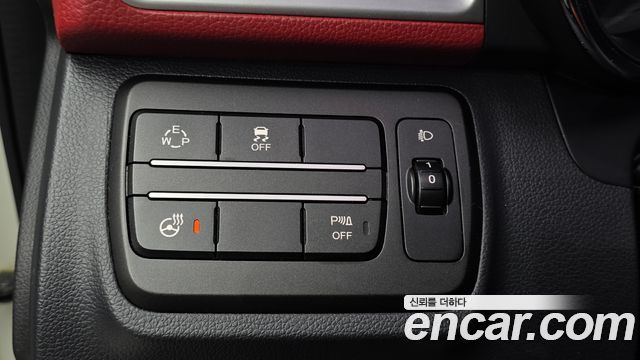KG Mobility (SsangYong) Tivoli LX 2WD HI-DLX 2016 — фото 13