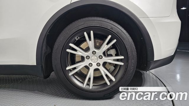 Tesla Model Y Long Range AWD 2021 — фото 27