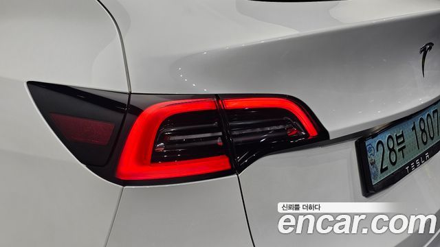Tesla Model Y Long Range AWD 2021 — фото 29