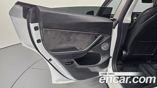 Tesla Model Y Long Range AWD 2021 — фото 31