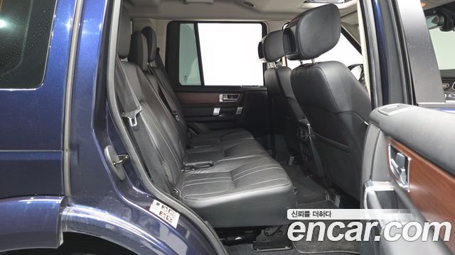 Land Rover Discovery 4 3.0 SDV6 HSE 2016 — фото 11