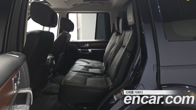 Land Rover Discovery 4 3.0 SDV6 HSE 2016 — фото 12