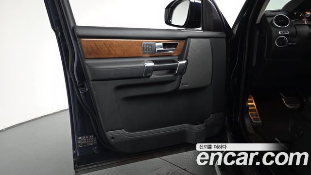 Land Rover Discovery 4 3.0 SDV6 HSE 2016 — фото 24