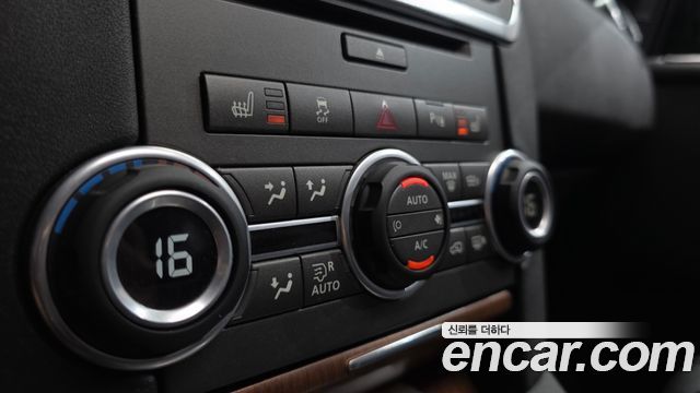 Land Rover Discovery 4 3.0 SDV6 HSE 2016 — фото 38