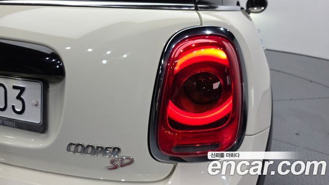 MINI Cooper SD Standard 3rd 2017 — фото 23