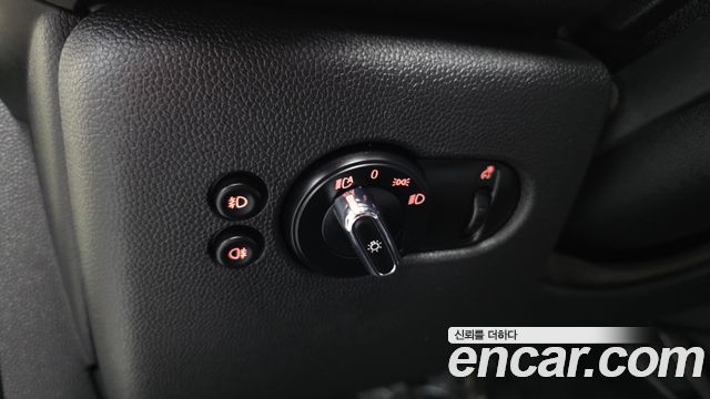 MINI Cooper SD Standard 3rd 2017 — фото 27