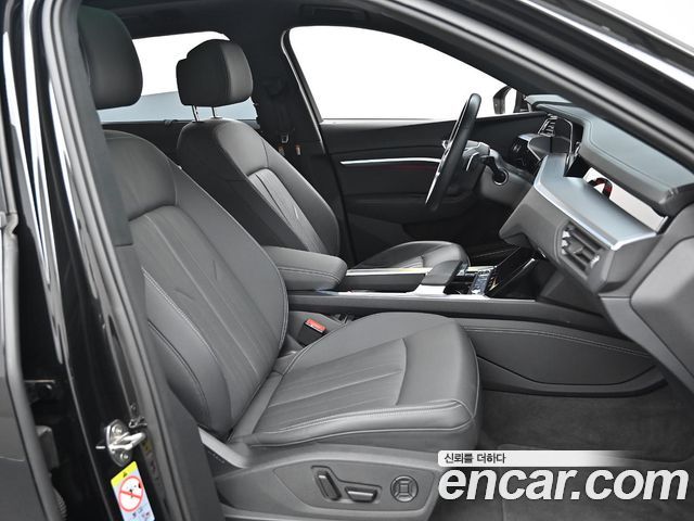 Audi Q8 e-tron (GE) 55 Quattro 2024 — фото 10