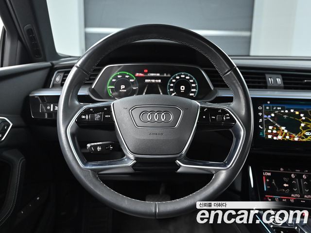 Audi Q8 e-tron (GE) 55 Quattro 2024 — фото 17