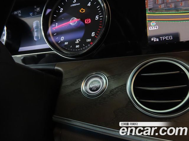 Mercedes-Benz E-Class (W213) E220d Exclusive 2019 — фото 17