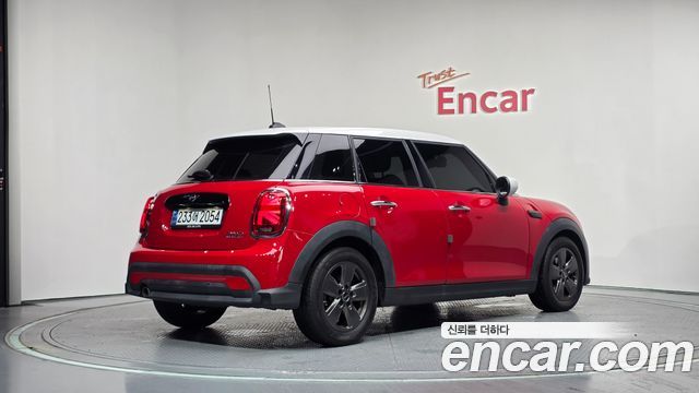 MINI Cooper 5Door Classic Third Generation 2023 — фото 2