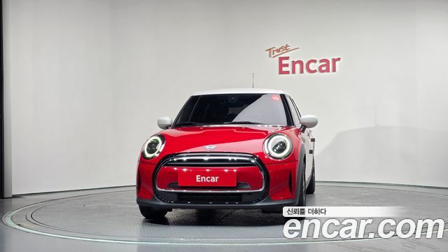 MINI Cooper 5Door Classic Third Generation 2023 — фото 3