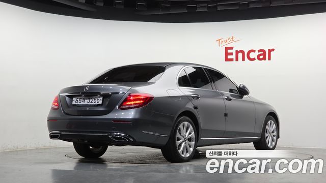 Mercedes-Benz E-Class (W213) E220d 4MATIC Exclusive 2018 — фото 2