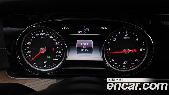 Mercedes-Benz E-Class (W213) E220d 4MATIC Exclusive 2018 — фото 8