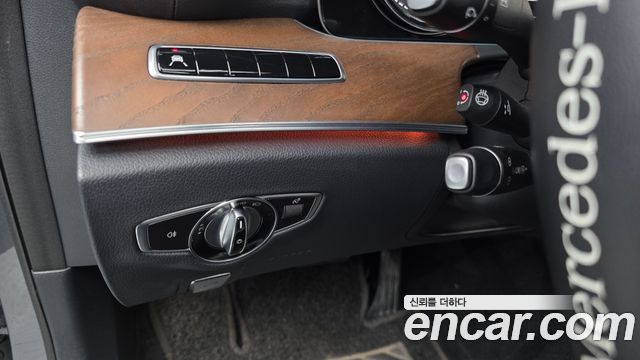 Mercedes-Benz E-Class (W213) E220d 4MATIC Exclusive 2018 — фото 21